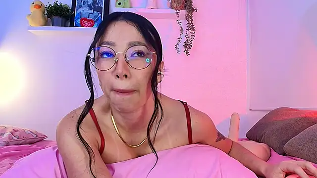 lilyy_evanss's cam snapshot