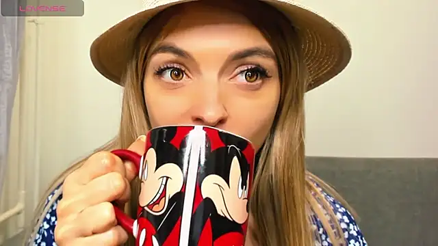 _ellen_meow_'s cam snapshot