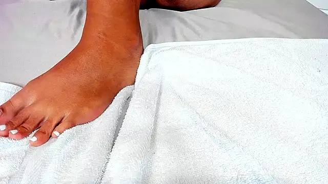 zara_lopez's cam snapshot