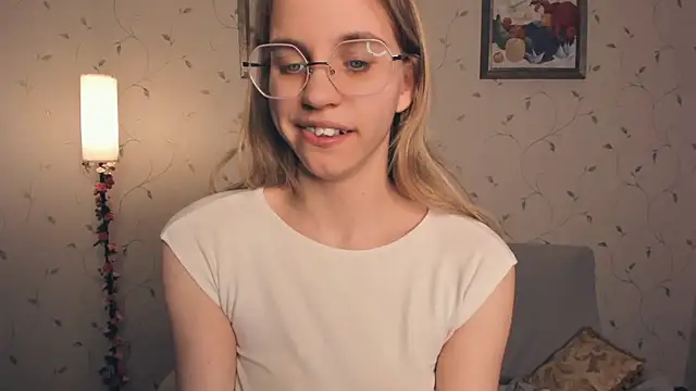 JoanBaggott's cam snapshot