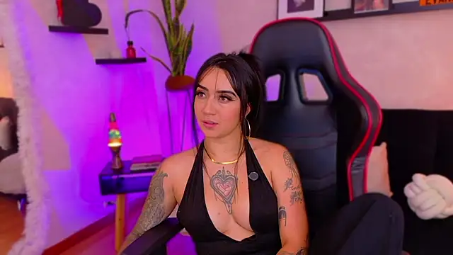 EmmyEvans1 live sex cam