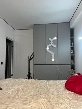 CurlyLara's cam snapshot