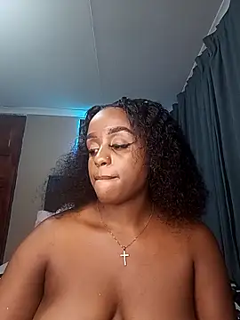 Queen-Chocolate live sex cam