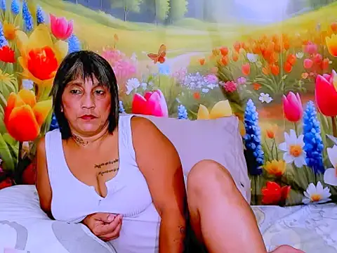 indianroxy's cam snapshot