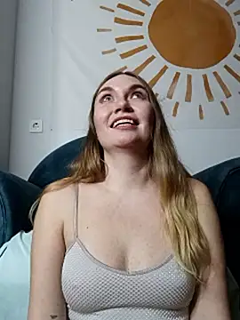 KisaVixen's cam snapshot