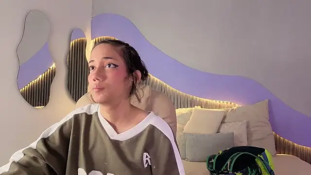 hot_little_bunny's cam snapshot