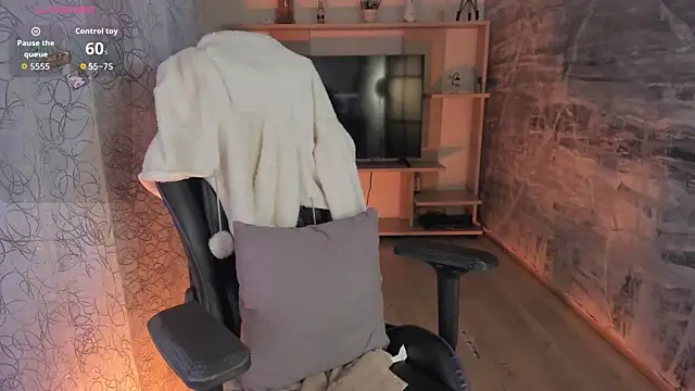 LunaBaker-1's cam snapshot