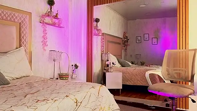 AlanaOdison's cam snapshot