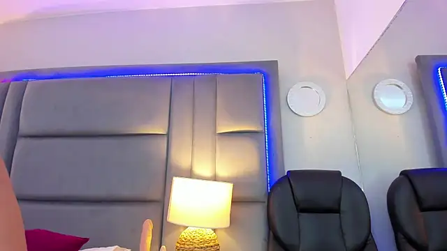 EllaEvanz's cam snapshot