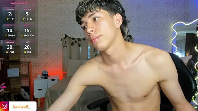 kaelwolf_tay live sex cam