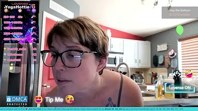 YogaHottie76's cam snapshot