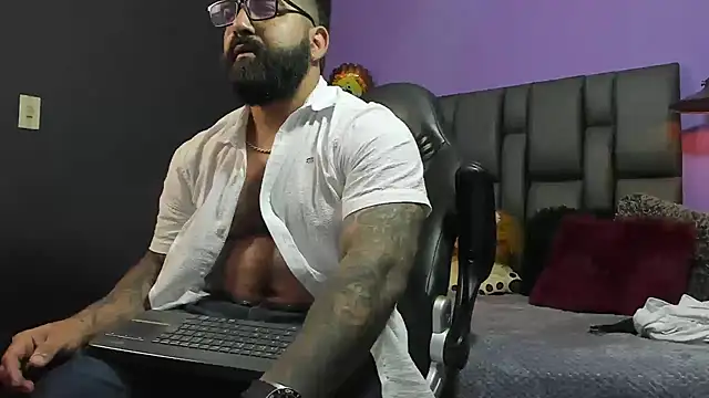 Lyon_vach live sex cam