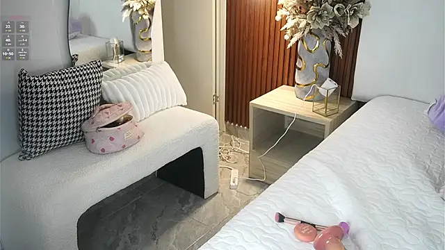 EloiseSweetxx's cam snapshot