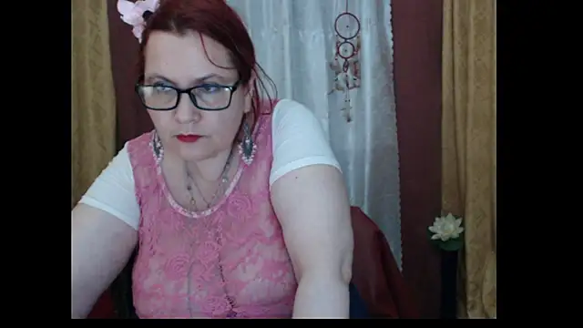 PlayfullMature's cam snapshot