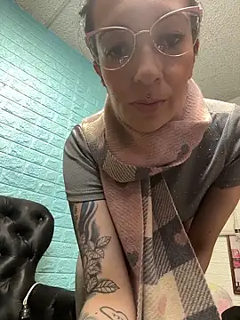 SALOME_KORLAND's cam snapshot