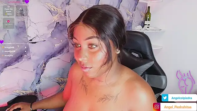 AngelThroatt's cam snapshot