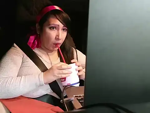 Vickiebee live sex cam