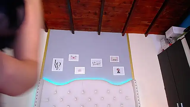 Dante_Ferrara2025's cam snapshot