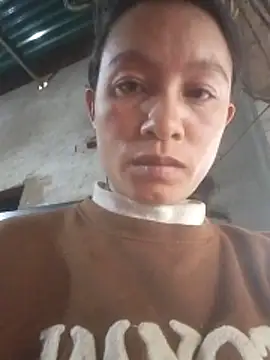 simi-lucy's cam snapshot