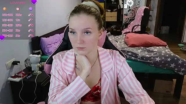 Mary_Blu's cam snapshot