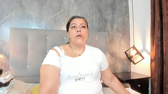 SexxyPamela's cam snapshot