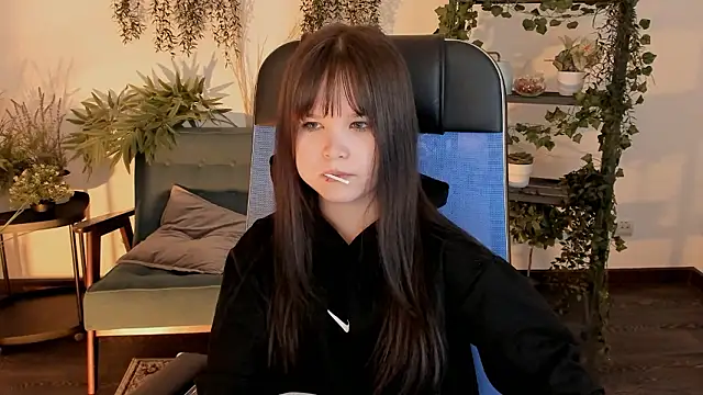 Elainebeness's cam snapshot