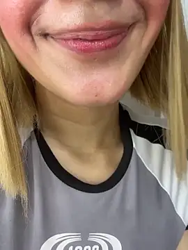 SweetBunnyGF's cam snapshot