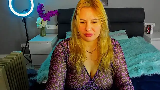 Passion-Blondy live sex cam