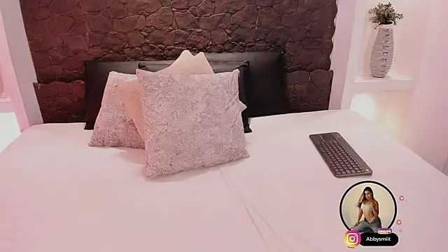 aby_smiith_'s cam snapshot