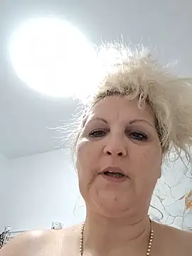 Divineblond's cam snapshot