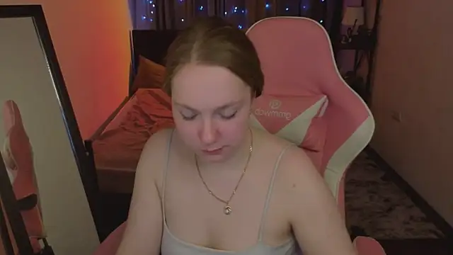 Elizabeth_Walson's cam snapshot