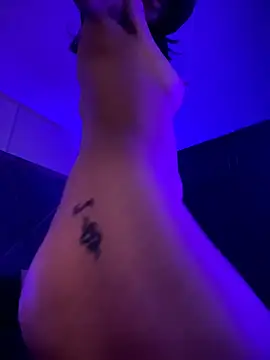 TweetiePieXXX live sex cam