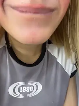 SweetBunnyGF's cam snapshot