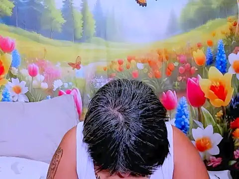 indianroxy's cam snapshot