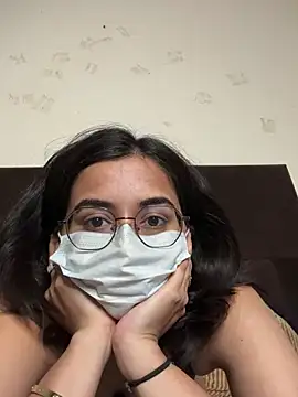 DominantDesiree live sex cam