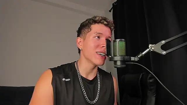 nathan_blake live sex cam