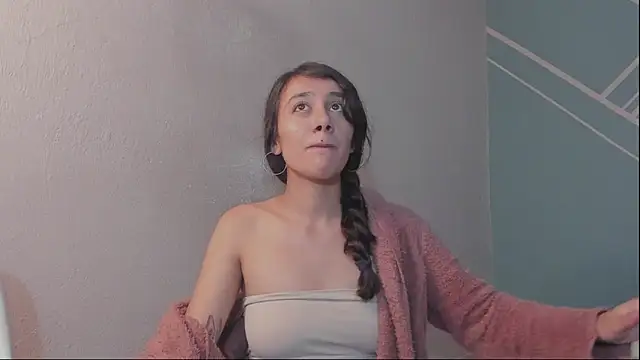 Lucy-Bluesea's cam snapshot