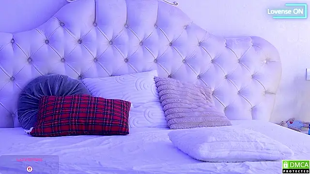 AniaKarenina live sex cam