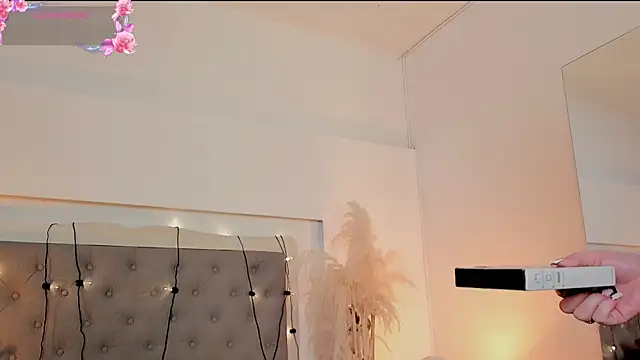 lea_walkerr's cam snapshot