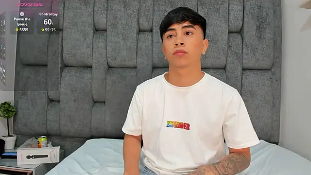 Tyler_os live sex cam