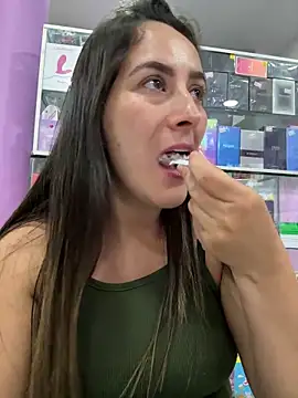 Rousse92 live sex cam