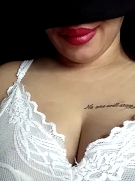 Zouzou_sexy's cam snapshot