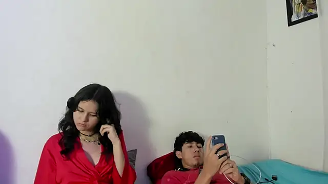 Laura_and_Kevin's cam snapshot