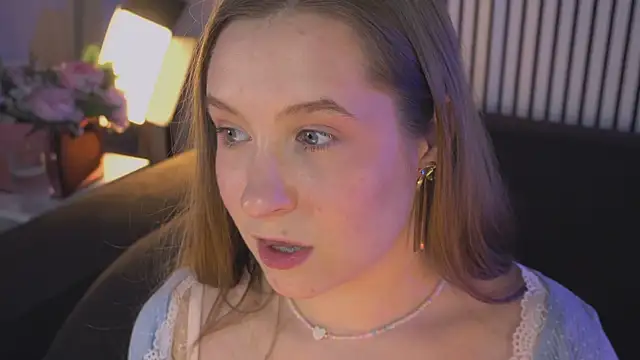 saint_trisha's cam snapshot