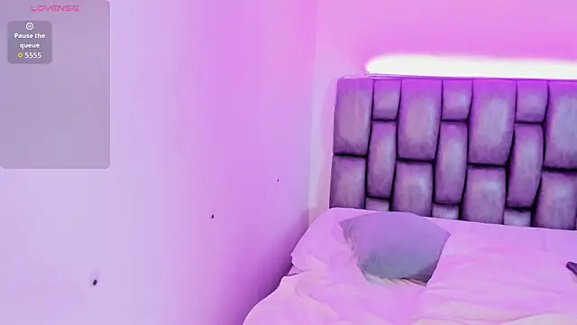 Caroline_Millerr's cam snapshot