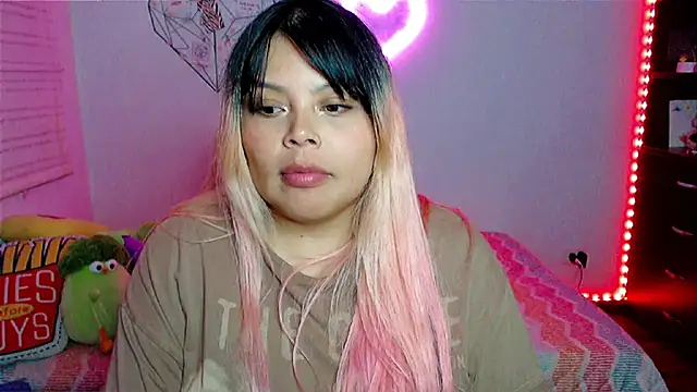 EllieMoonX's cam snapshot