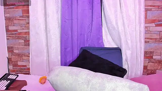 Brandy_brown_'s cam snapshot