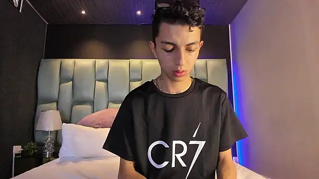 NickandAbby_'s cam snapshot