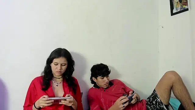 Laura_and_Kevin's cam snapshot