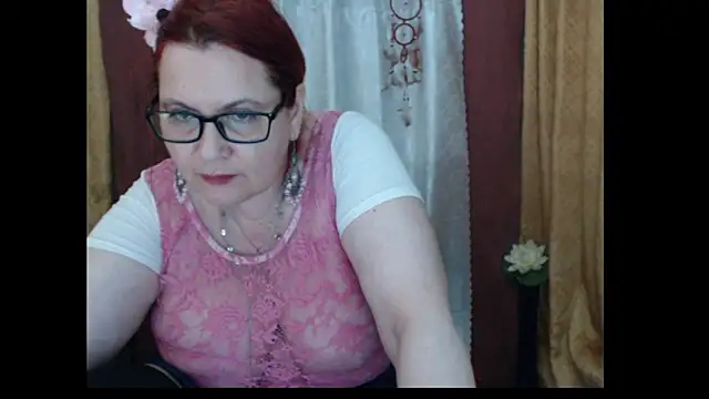 PlayfullMature's cam snapshot